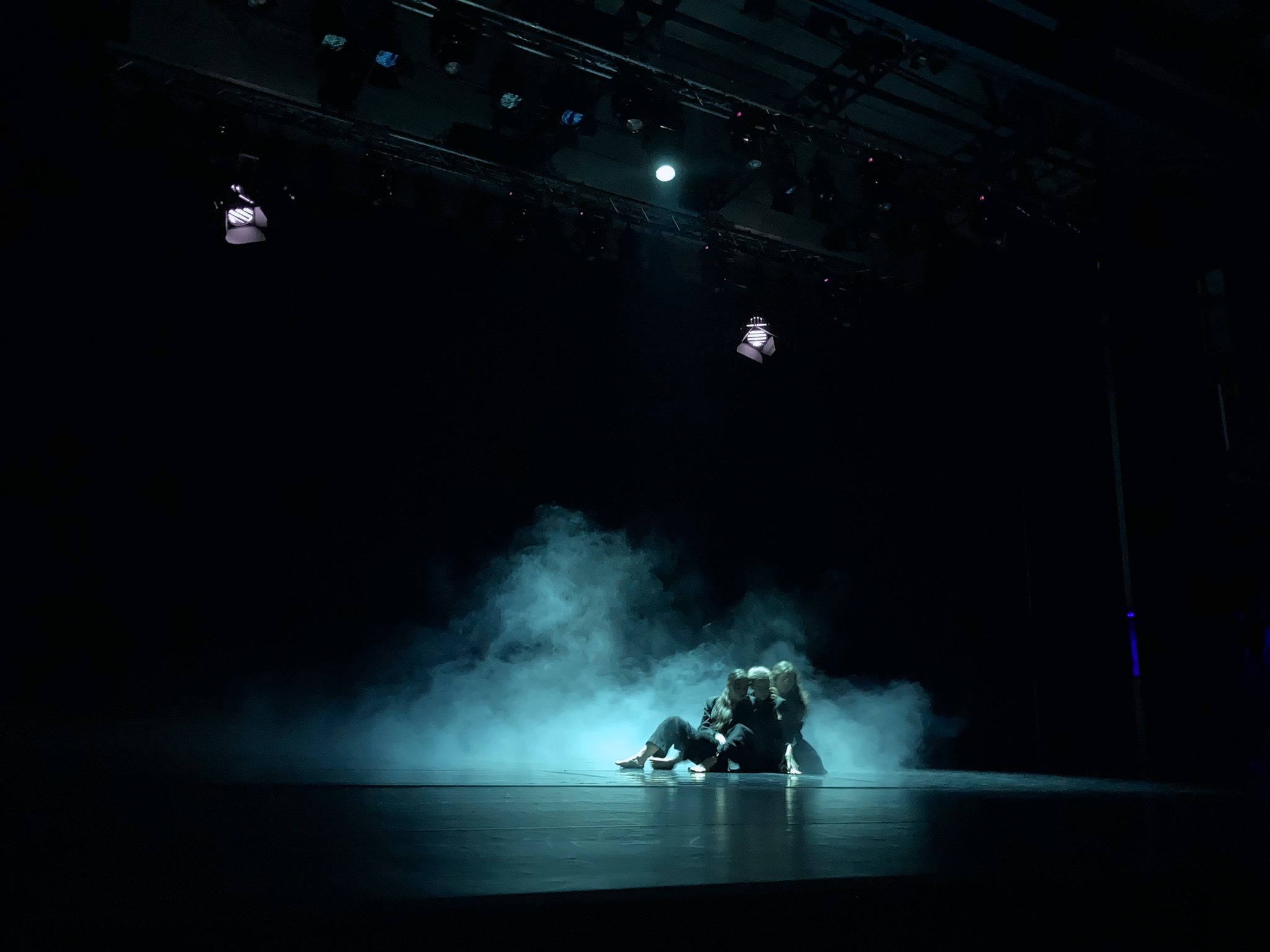 Dance: Anna Collisani, Clara Grémont und Alegria van Poppel Lubeigt | Photo: Aline Braun